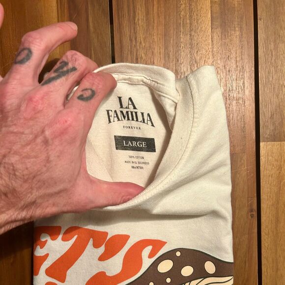 La Familia Psilocybin Tee - Picture 2 of 3